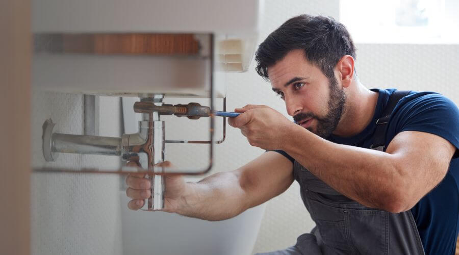 Expert burst pipe repair services in Elberon, IA